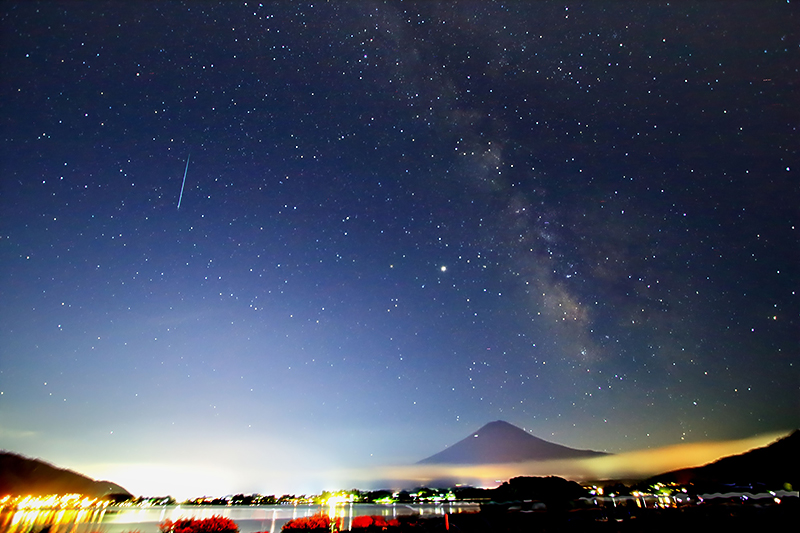 富士山と流星
