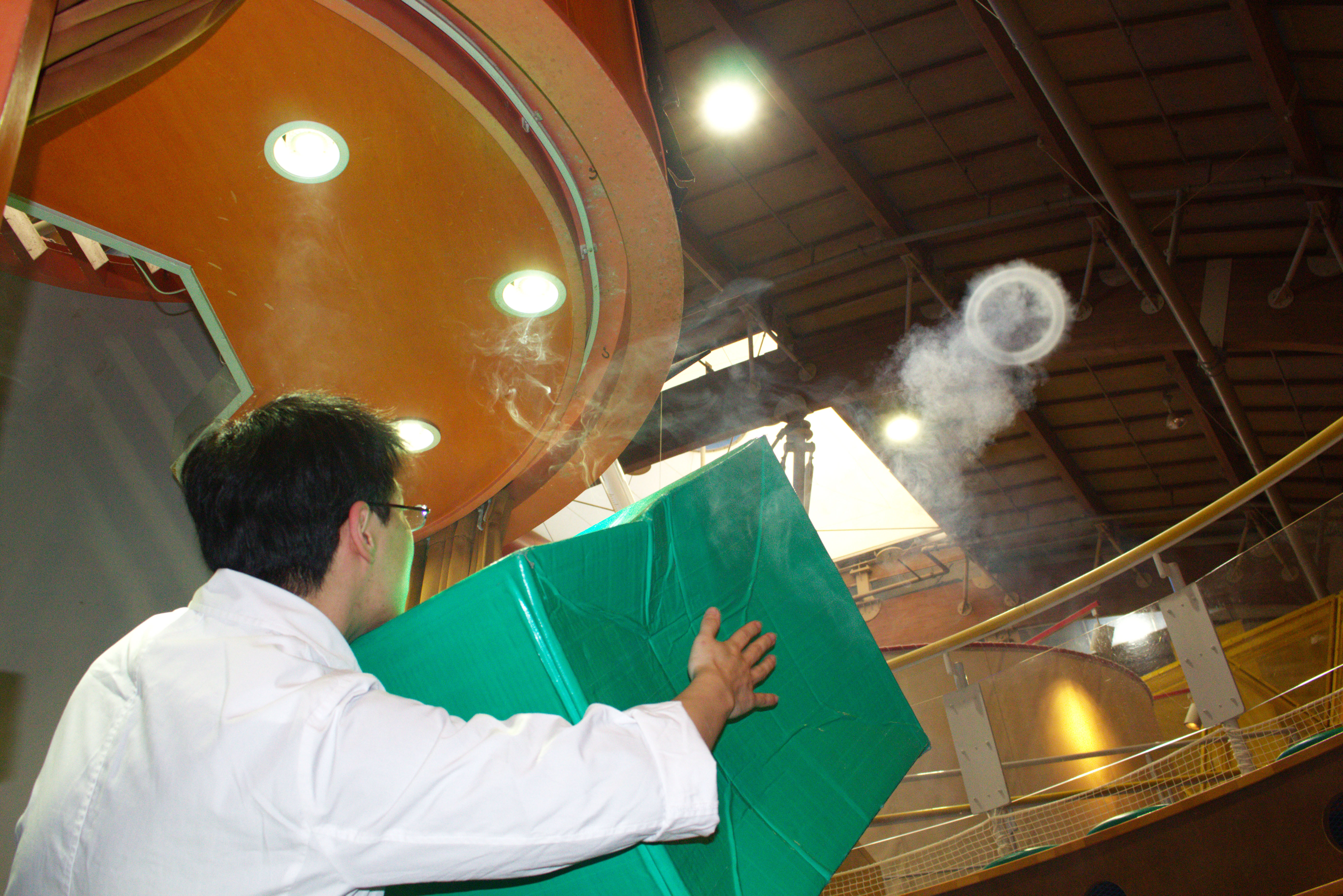 サイエンスショー「空気であそぼ！」