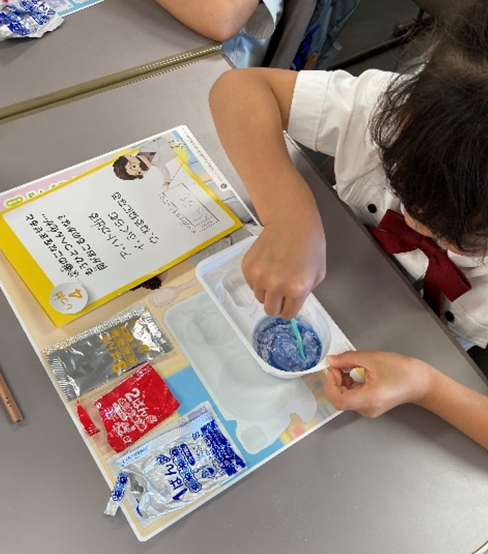 おかしで実験教室「ねるねるねるねで体験！科学の世界」